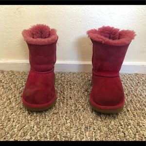 Toddler uggs size 7.